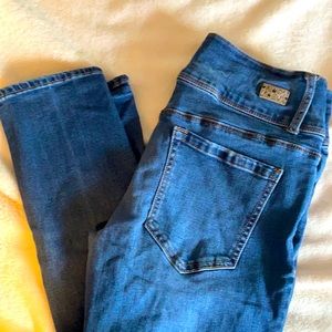 Almost Famous Skinny blue jeans